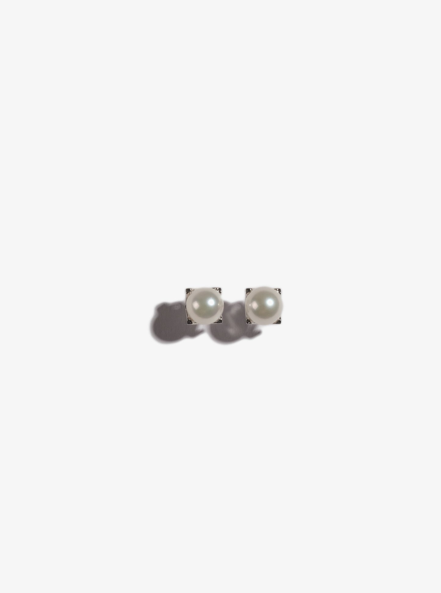 Akoya Pearl Earring AE18K32
